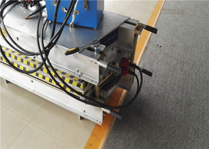 Automatische Förderband-Vulkanisierungsausrüstung/schneller Gurt, der Maschine verbindet